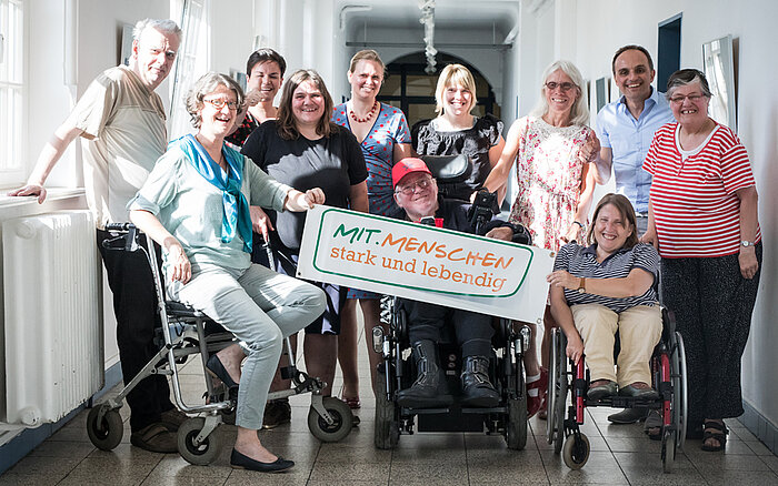 Gruppenbild der Projektgruppe Zuhause in Farbe