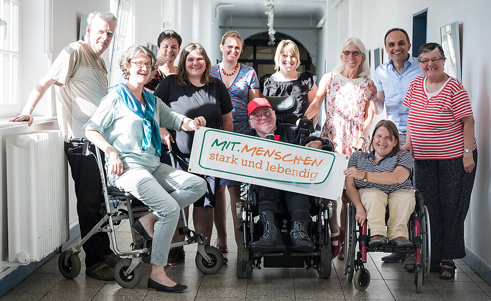 Gruppenbild der Projektgruppe Zuhause in Farbe