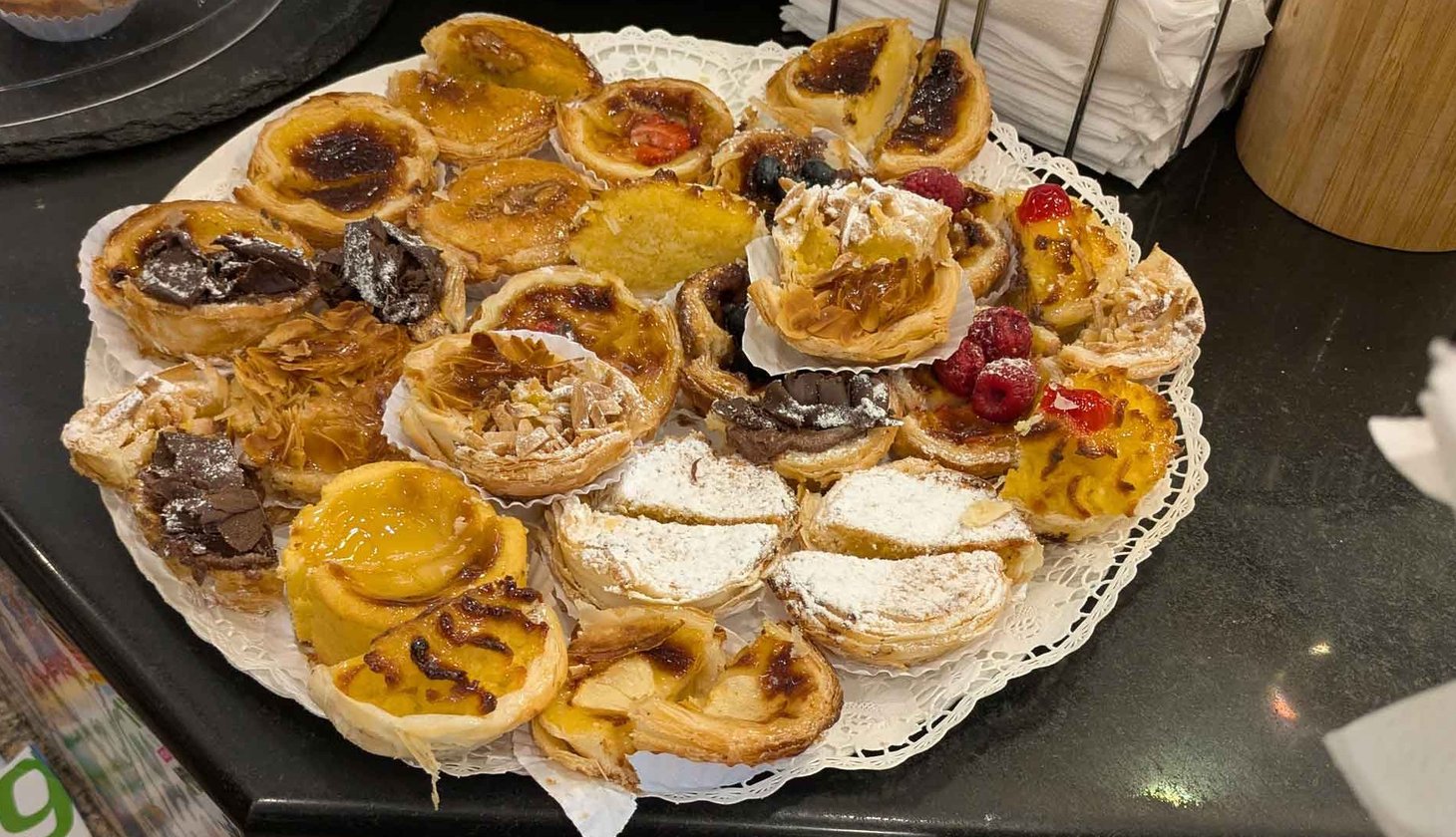 Mehrere Pastéis de Nata