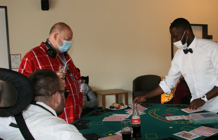 Schön war's... Von Mafiosi und Detektiven. Das etwas andere Sommerfest im Senator-Neumann-Haus